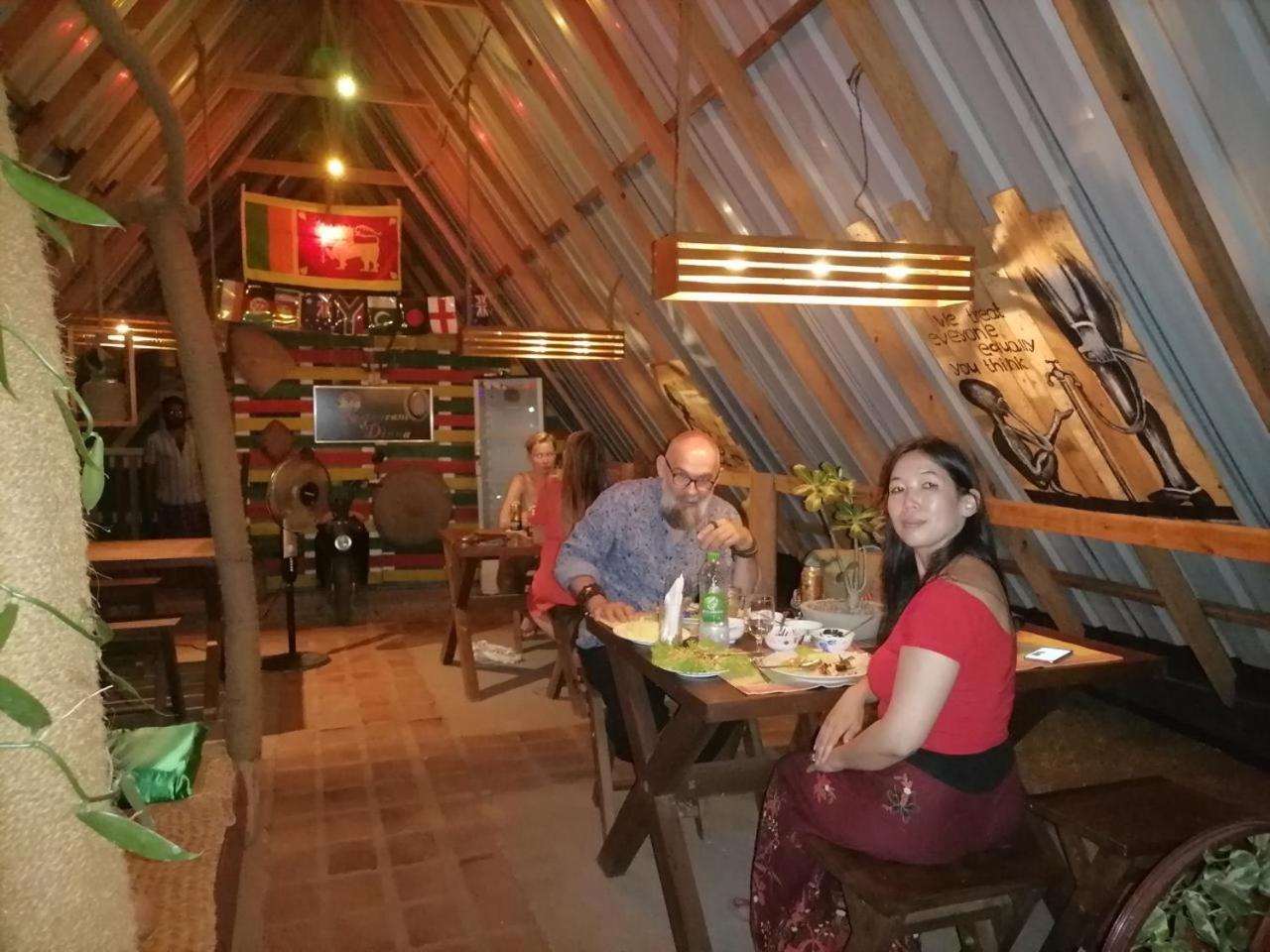 Dinna Nature Hostel Sigiriya Bagian luar foto