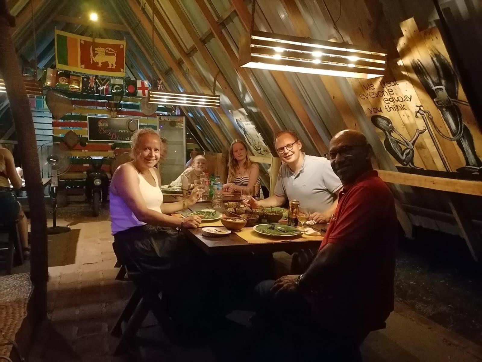 Dinna Nature Hostel Sigiriya Bagian luar foto