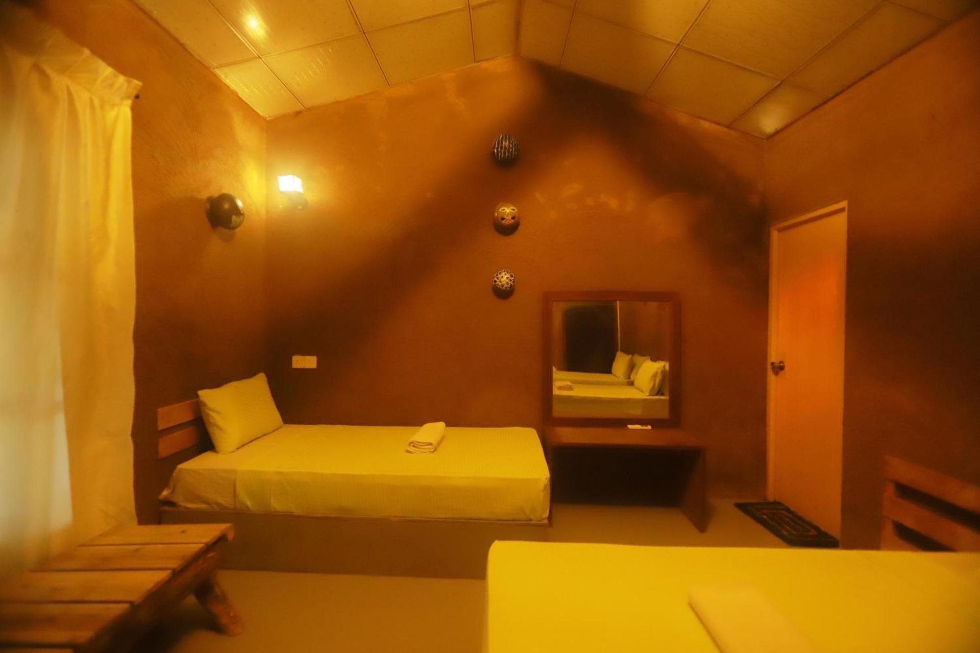 Dinna Nature Hostel Sigiriya Bagian luar foto