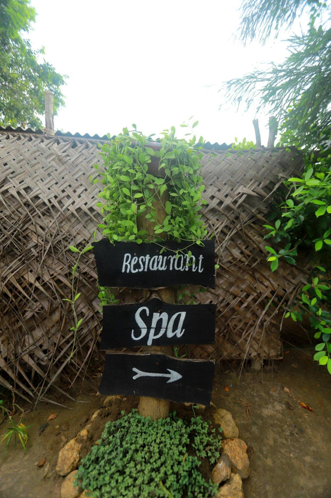 Dinna Nature Hostel Sigiriya Bagian luar foto