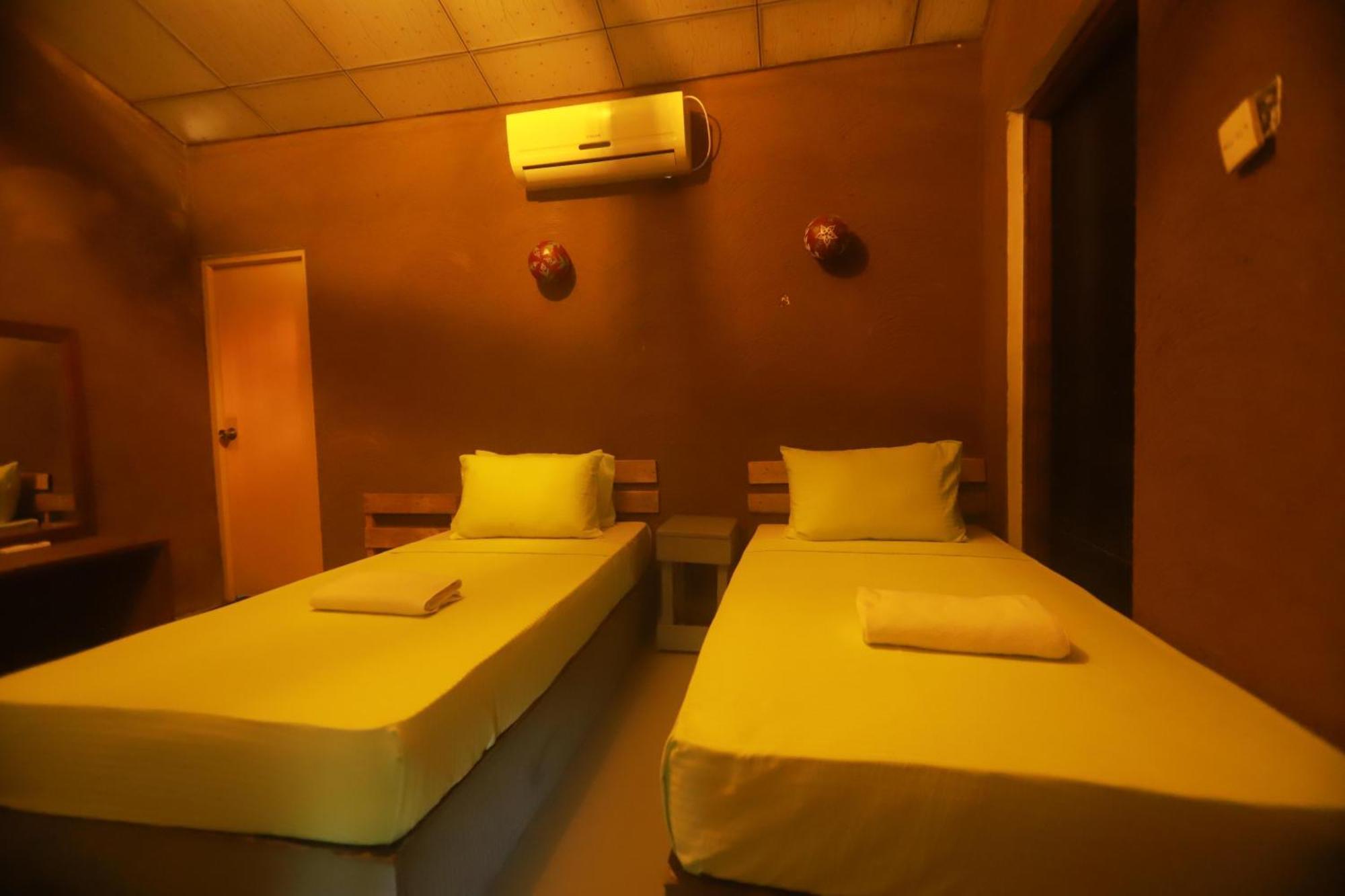 Dinna Nature Hostel Sigiriya Bagian luar foto